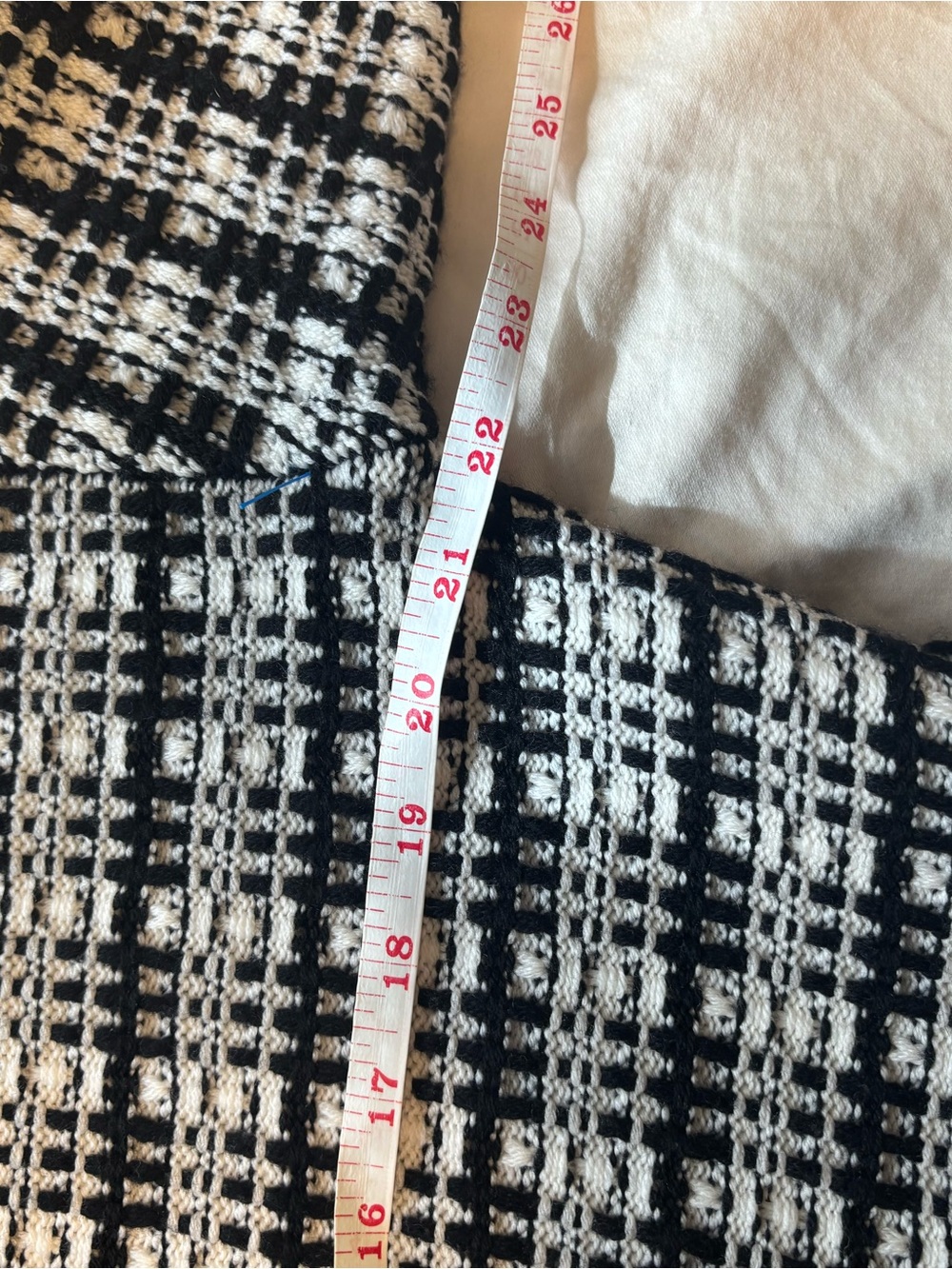 Aritzia Babaton Merino Lacer Cardigan Blk/Wht SZ M - Picture 5 of 6